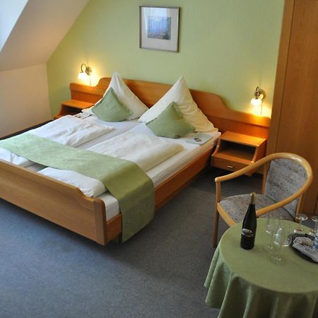 Gutsschaenke Sennerhof Hotel Oberwesel Room photo