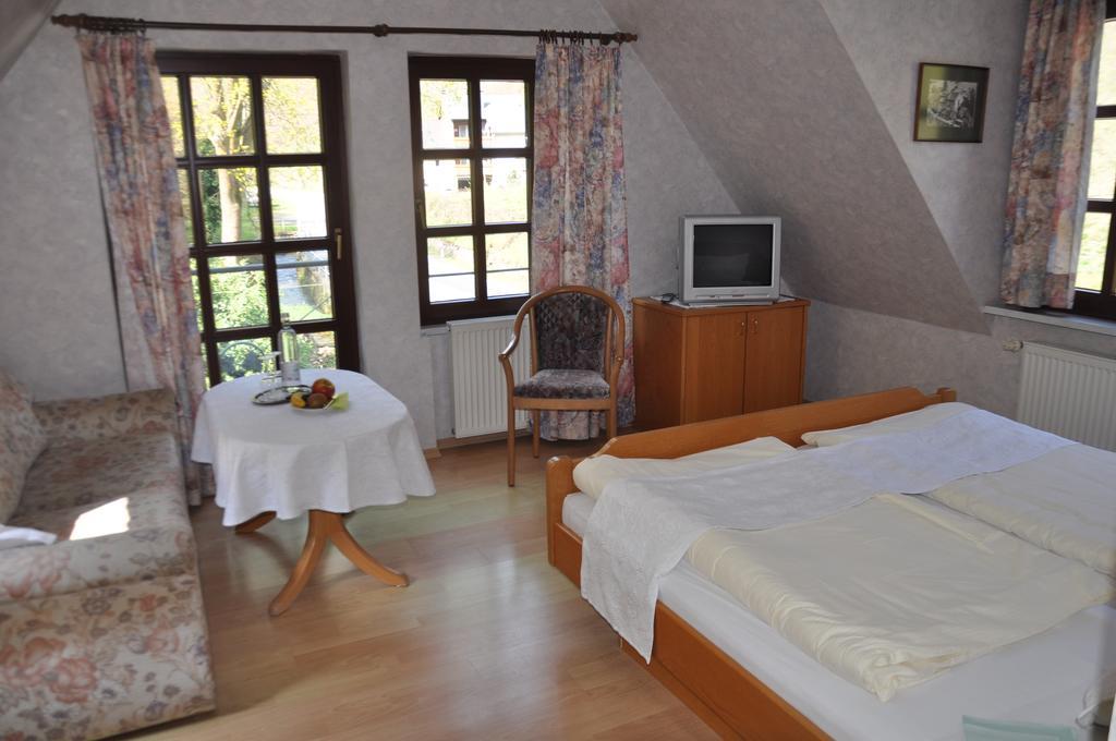 Gutsschaenke Sennerhof Hotel Oberwesel Exterior photo